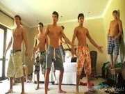 ใครก็ได้เรียงคิวเข้ามาเลยวัยรุ่นหนุ่มหล่อควยใหญ่ยาวแต่ล่ะคนแซ่บมากเย็ดเก่งเย็ดมันส์กันทุกคน